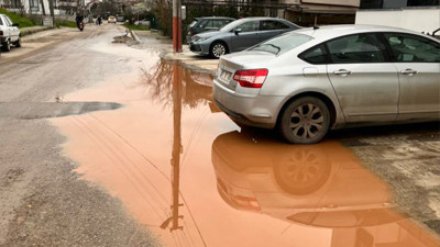 Başiskele'de altyapı çilesi: "Binamıza giremiyoruz!"