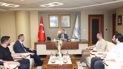 Kadir Özdemir ve yönetimden Tahir Büyükakın’a ziyaret