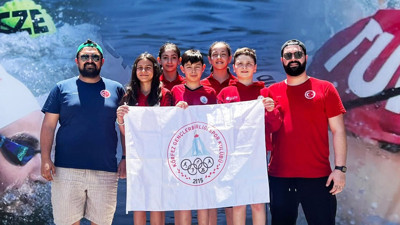Körfezli genç yüzücüler milli takıma seçildiler