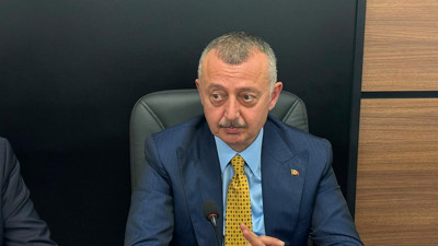 Tahir Büyükakın: Dünya savaşı kapıda!