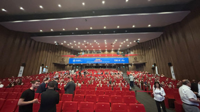Cedit için kura heyecanı: Hak sahipleri salonu doldurdu