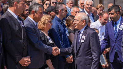 CHP'de flaş fotoğraf: Kılıçdaroğlu ve Özel böyle tokalaştı!