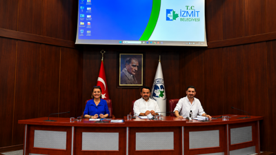 CHP’liler grup toplantısını belediyede yaptı