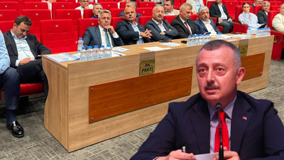 Meclisi devredip gitmişti: İşte Büyükakın’a gelen telefonun detayı