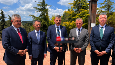 Bakan Kocaeli’de açıkladı: Sene sonuna kadar tüm sokak hayvanları barınaklara!