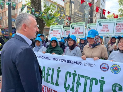Vatandaşlar Büyükşehir standı önünde kuyruk oldu