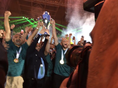 Şampiyon kupasına kavuştu