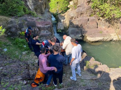 İzmit’te 16 yaşındaki çocuk derede boğuldu
