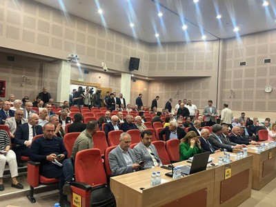 Büyükakın’dan araç kiralama açıklaması: “Biz yoğurdu böyle yiyoruz”