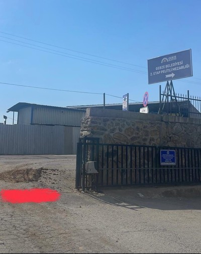 İYİ Partili Elüstü, “Hayvan atıkları mezarlığa dökülüyor”