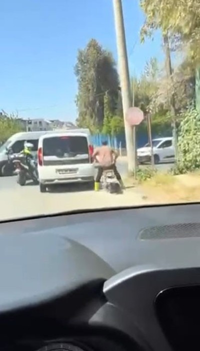 Önce polisi peşine taktı sonra özür diledi