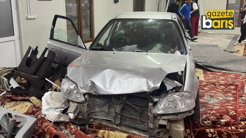 Kocaeli'de alkollü sürücü camiye daldı!