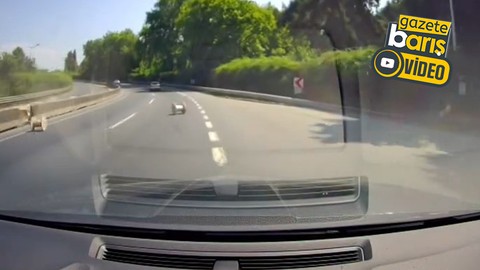 Gölcük’te tırın dorsesinden makaralar yola saçıldı