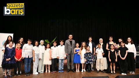 Başiskele’de sahneye çıkan öğrenciler, kulakların pasını sildi