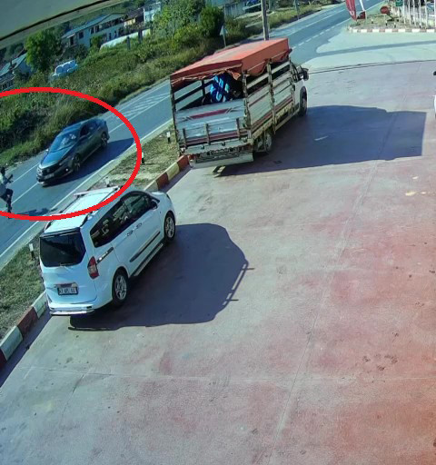 Kandıra’da Alkollü sürücünün çarptığı yayayı zıplaması kurtardı