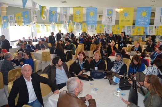 İYİ Parti'de gergin kongre... - Resim: 4