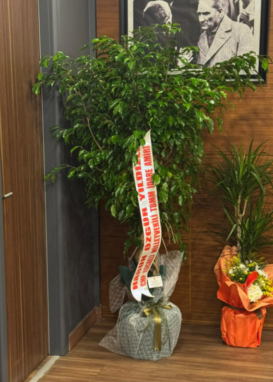 Yıldızlı’dan yeni il başkanına “Gürcü işi” çiçek…