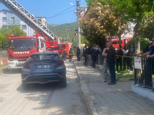 Çatıyı onarmak isterken evi yandı