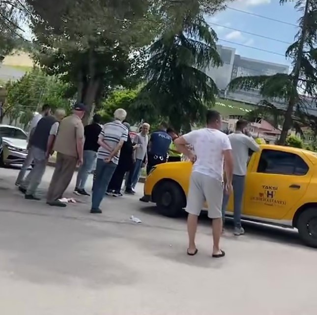 İzmit’te yayaya taksi çarptı
