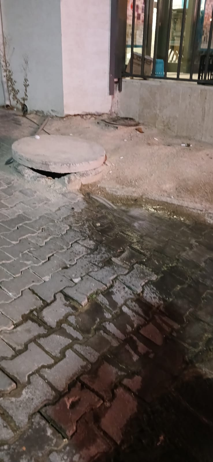 Darıca’da çevre kirliliği: Cadde çamur deryası oldu