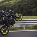 Motosikletin ön tekerini kaldıran yandı, cezası çok ağır