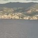 Helikopterler yangını söndürmek için İzmit Körfezi’nden su taşıyor