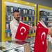 Esnafa ve vatandaşlara binlerce bayrak dağıtıldı