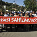 Mahalle sakinleri sahil için yürüdü