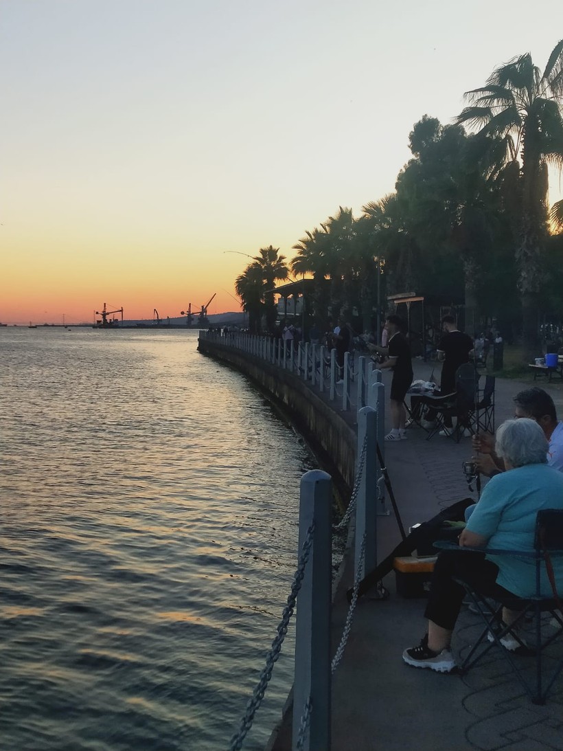 Kocaeli’de oltasını kapan denize koşuyor