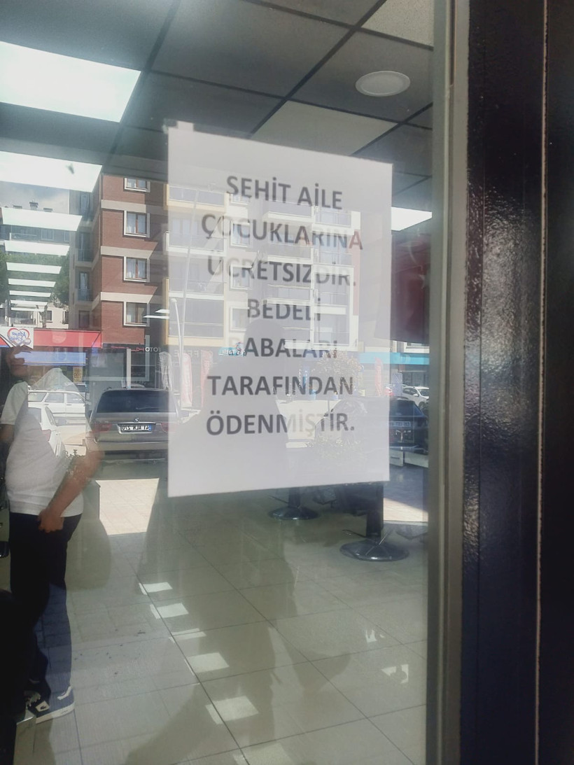 “Bedeli babaları tarafından ödenmiştir” Esnafın kapıya astığı not duygulandırdı