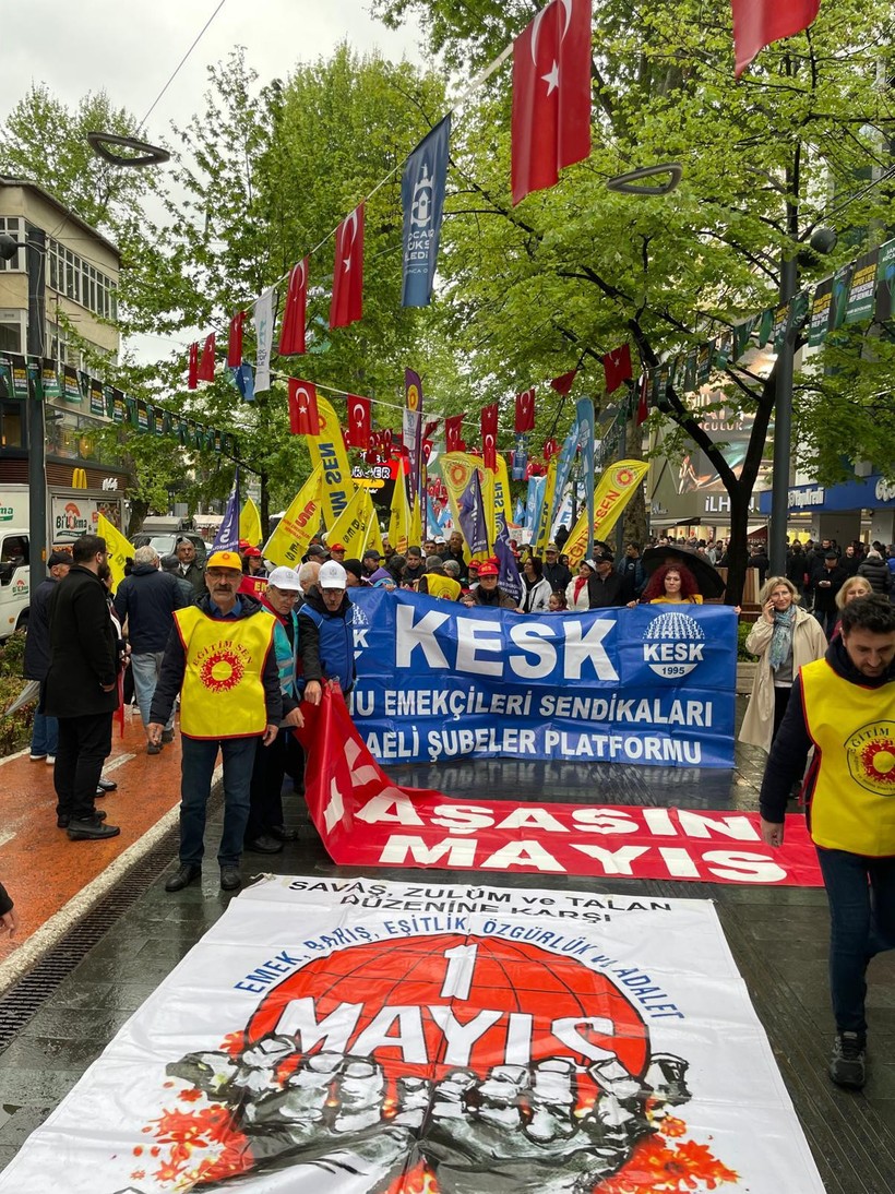 Kocaeli’de yağmur altında 1 Mayıs’tan renkli görüntüler