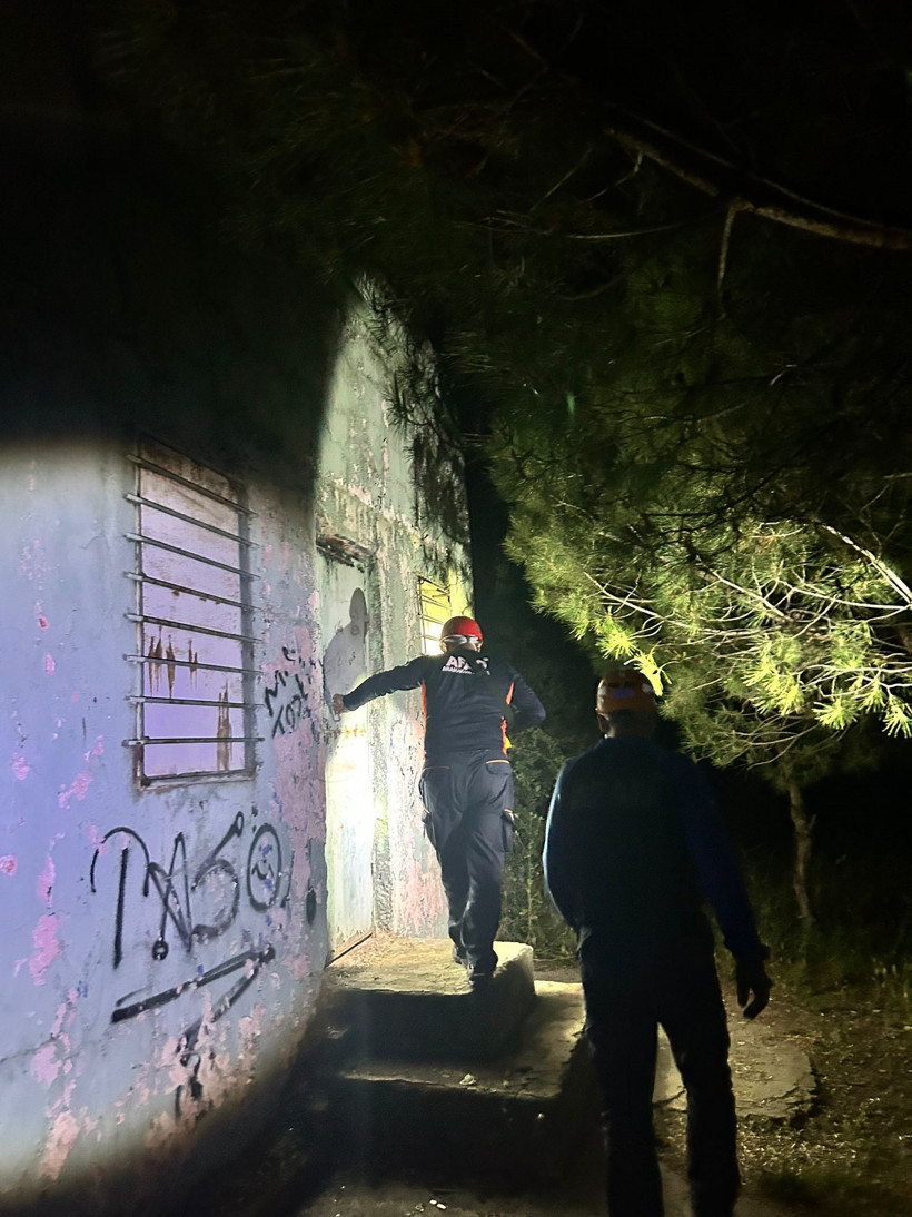 Gebze'de kayıp genç ormanda yarı baygın bulundu!