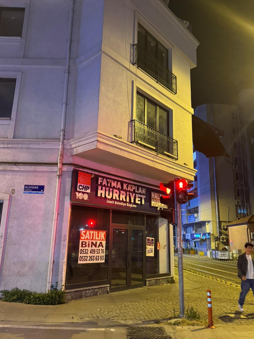 Hürriyet’in seçim ofisiydi: Satılıyor!