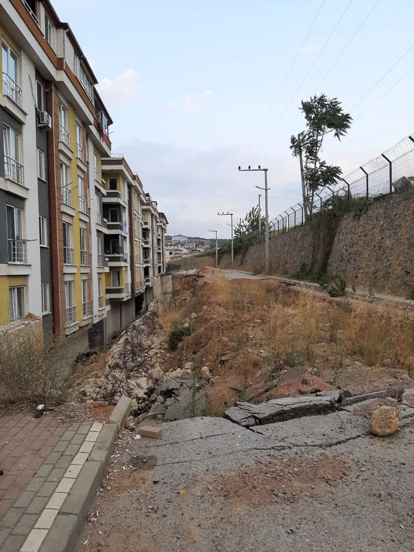 Evlerin değeri düştükçe düştü: Gebze Belediyesi vatandaşı ortada bıraktı!