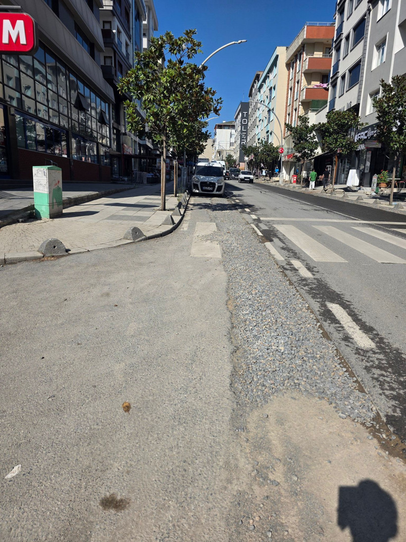 En işlek caddedeki yolun haline bakın!