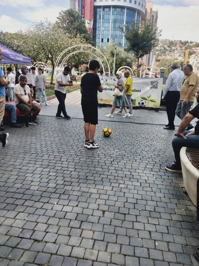İzmit’te fidan kampanyası: “Gol at, fidan dikilsin”