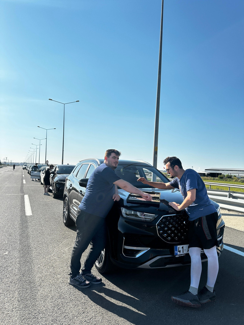 Kocaelili vatandaşlar sınırda sıkılınca bakın ne yaptılar?