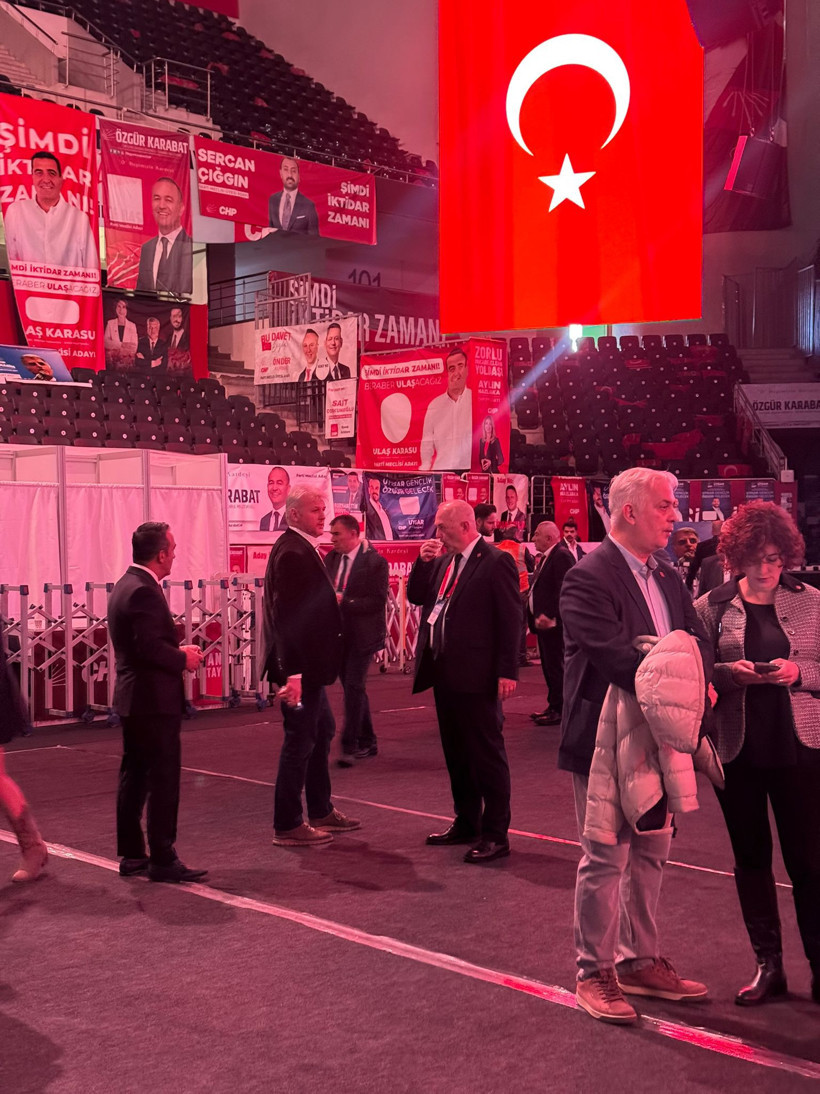 Murat Hürriyet, akrabası için kulislerde