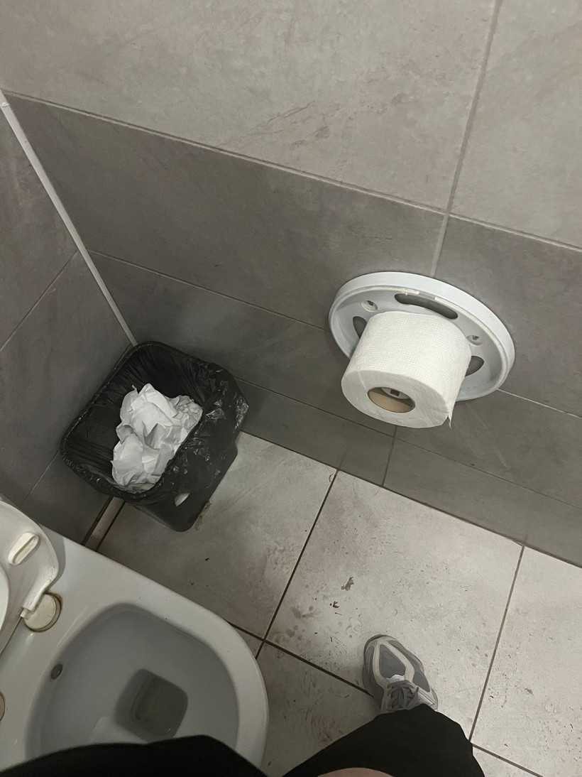 Dillerinden düşürmedikleri Gülümse Kafe’de haftalardır bir peçeteliği tamir edemediler!