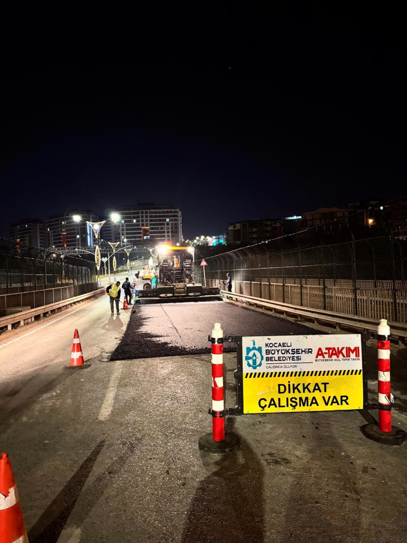 Kocaeli’de hizmetin gecesi gündüzü yok, Şehir uykuda, ekipler iş başında