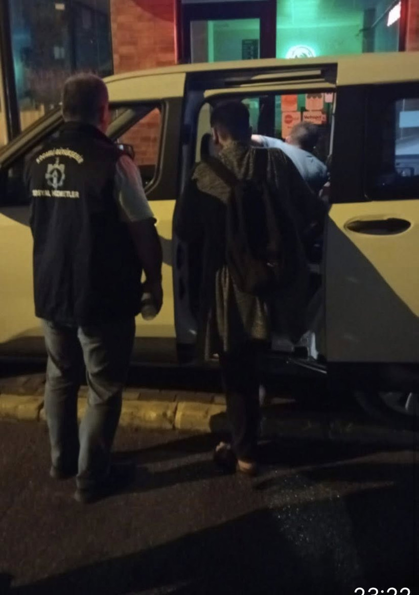 Kocaeli'deki parkta yürek burkan manzaraya son verdiler