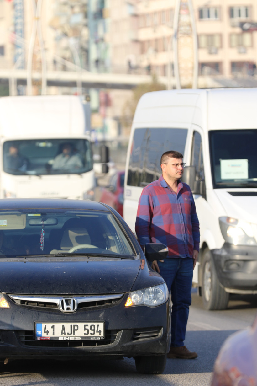 Kocaeli'de "Ata'ya saygı" için hayat durdu