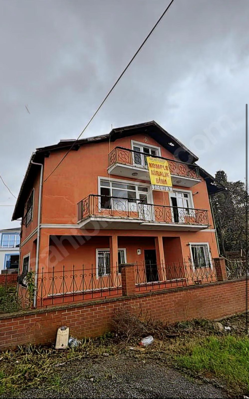 Ne havuzu var ne eşyası&hellip; Kocaeli&rsquo;de bu eve 125 bin TL istediler