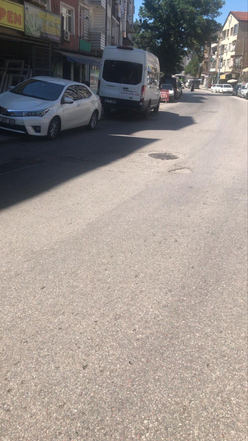 İzmit’in bu caddesi delik deşik