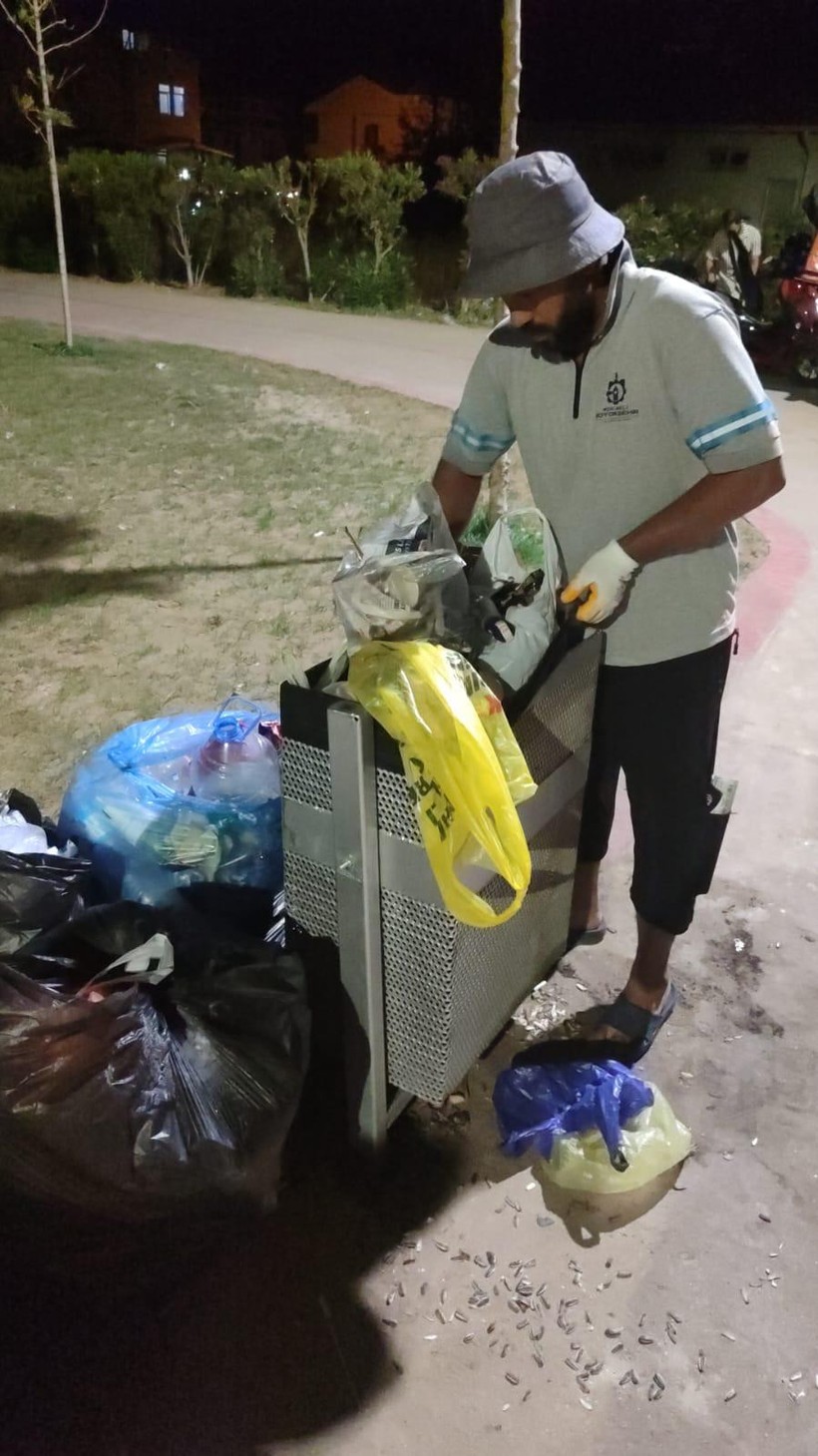 Temiz kumsallar i̇çin seferberlik! Kandıra sahillerinden 992 ton çöp toplandı