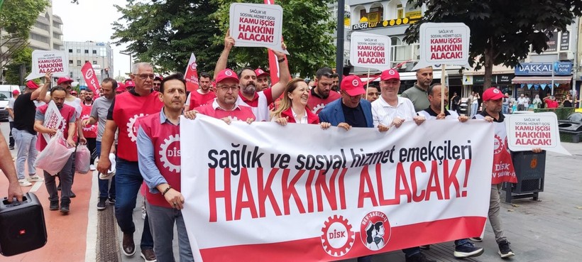 DİSK Başkanı’nın olduğu kortej İstanbul’dan İzmit’e yürüdü