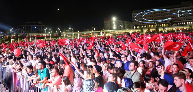 Kocaeli, Zafer Bayramında Fettah Can’la coştu