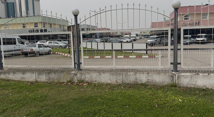 200 milyonluk bor&ccedil; iddiası: İzmit&rsquo;te galerici d&uuml;kkanı boşaltıp kayboldu