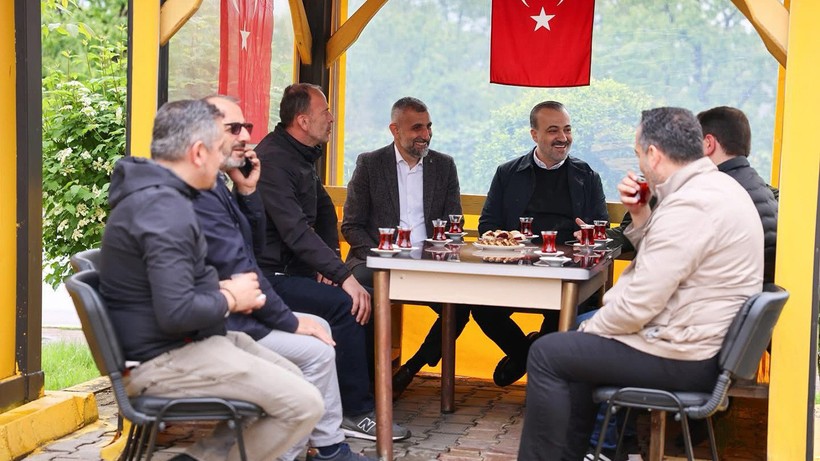 AKP Kocaeli’den taksicilere 1 Mayıs ziyareti