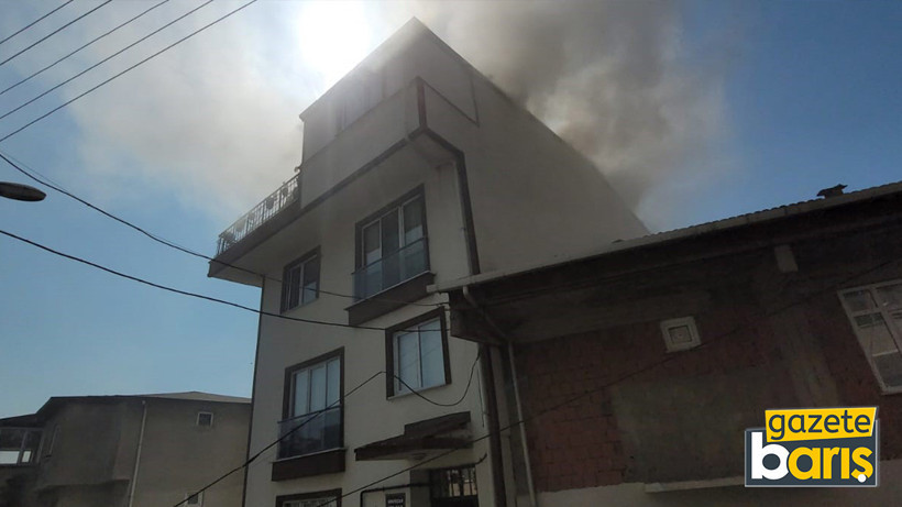 Kocaeli’de 3 katlı binada yangın